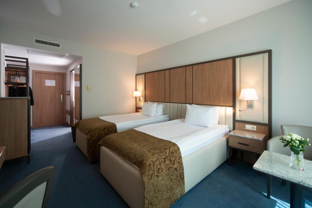 Legends Hotel 4*